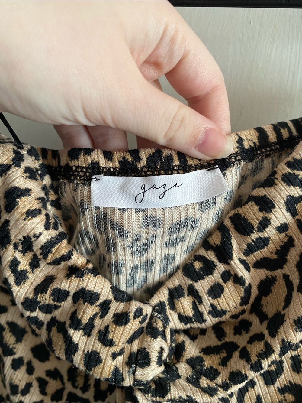 Leopard Print Crop Top - Picture 5 of 6